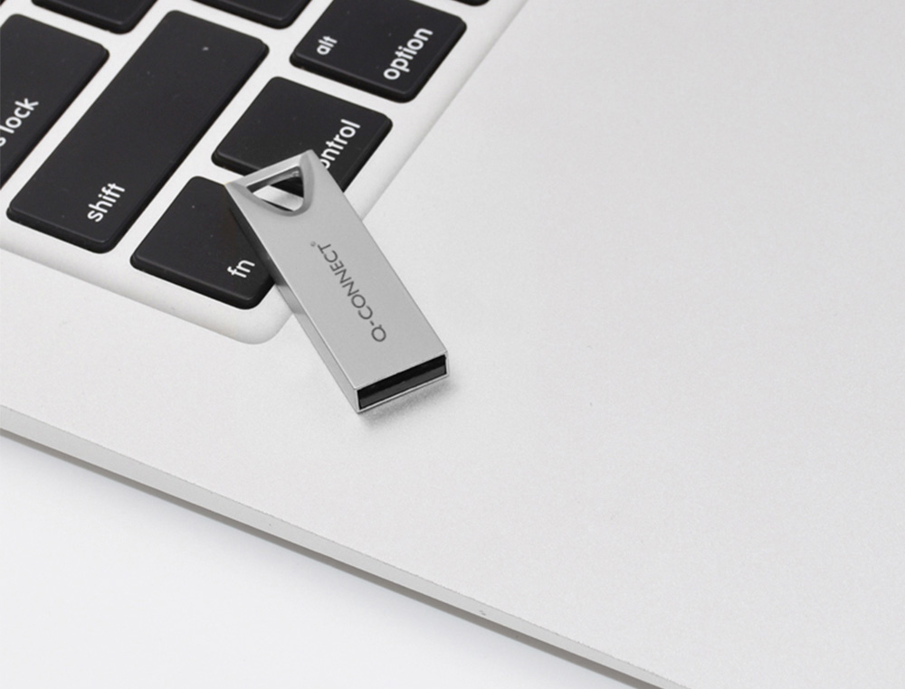 CL USB Q-CONNECT 2.0 PREMIUM 8GB VITESSE LECTURE 10MB/S CRITURE 2.5MB/S