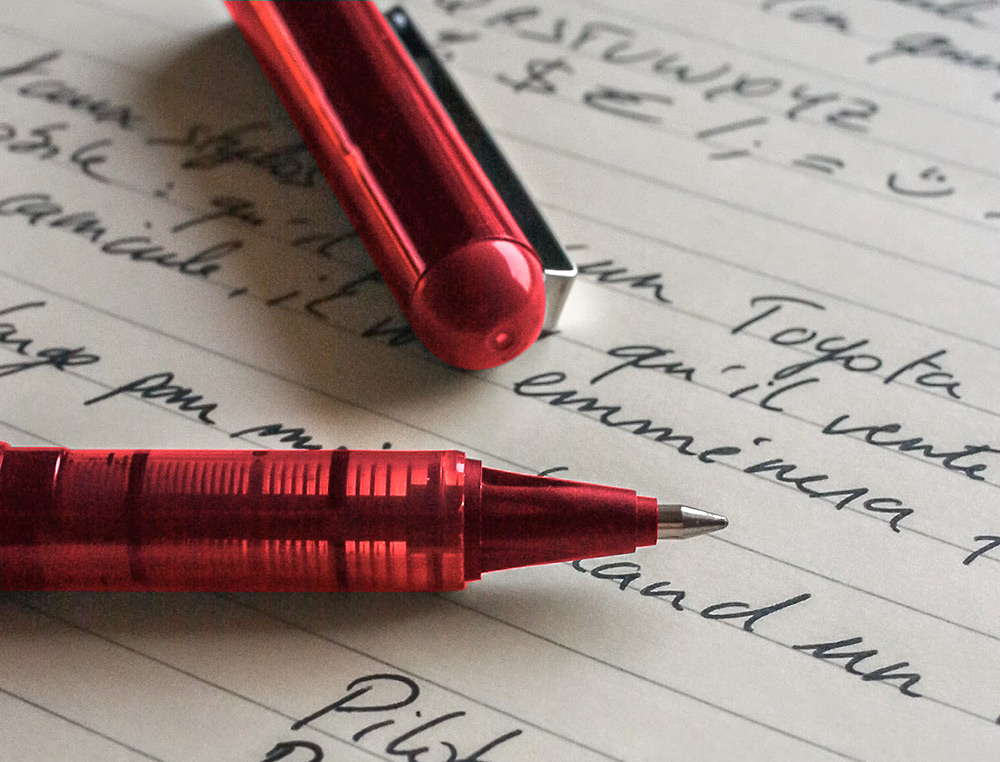 ROLLER PILOT VBALL 5 CRITURE FINE 0.3MM ENCRE LIQUIDE NIVEAU VISIBLE RGULATEUR DBIT CLIP MTAL COLORIS ROUGE