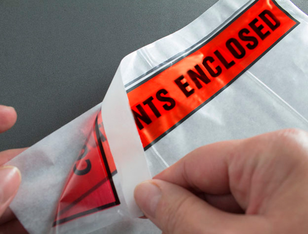 POCHETTE DOCUMENTS CI-INCLUS Q-CONNECT AUTO-ADHESIVE       TRANSPARENTE 165X122MM TEXTE  ANGLAIS PAQUET 100 UNITES