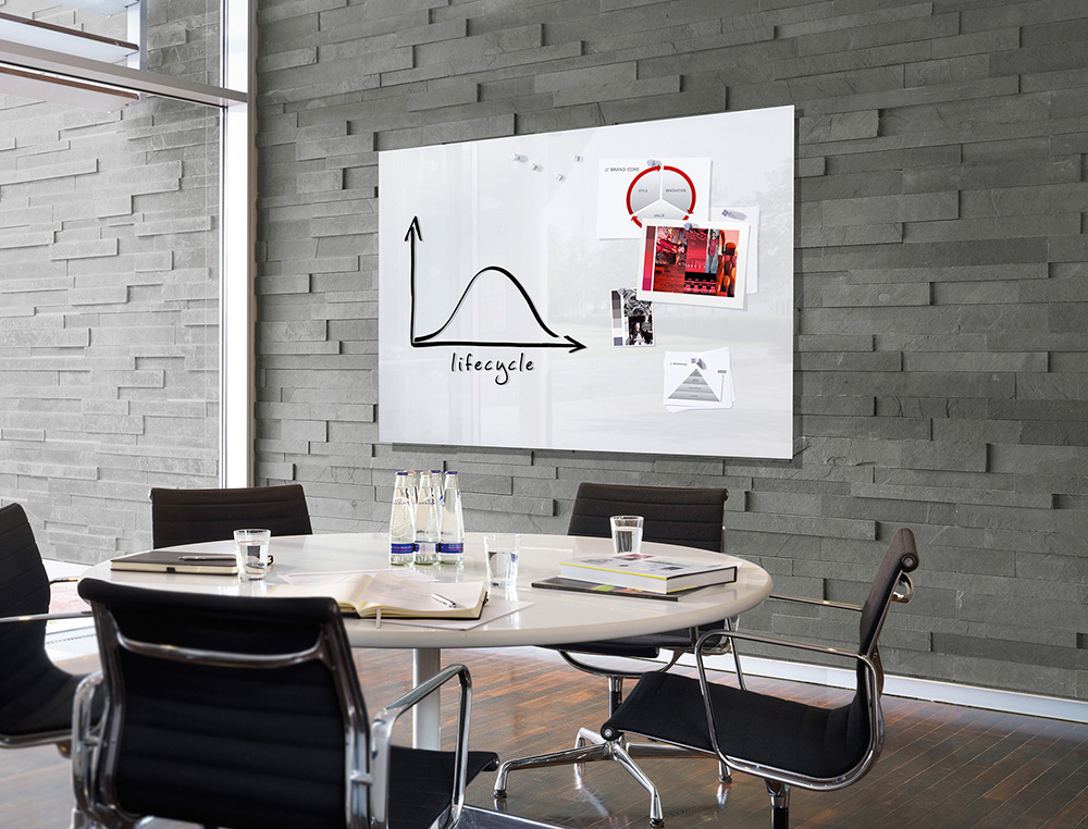 TABLEAU VERRE Q-CONNECT MAGNETIQUE 90X60CM INCLUS 2   AIMANTS 1 MARQUEUR EFFACABLE  1 BROSSE KIT FIXATION KF11313