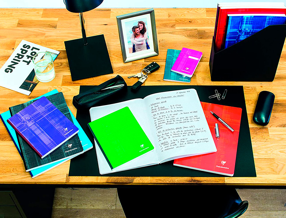 CAHIER BROCHE CLAIREFONTAINE COUVERTURE CARTE PELLICULEE 24X32CM 192 PAGES 90G SEYES