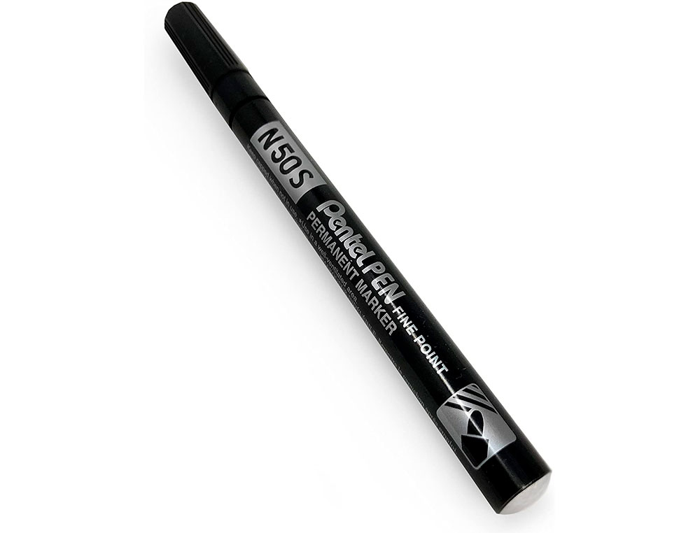 MARQUEUR PENTEL PERMANENT N50S CORPS METAL POINTE       CONIQUE TRES FINE ENCRE       INDELEBILE TOUS SUPPORTS NOIRE
