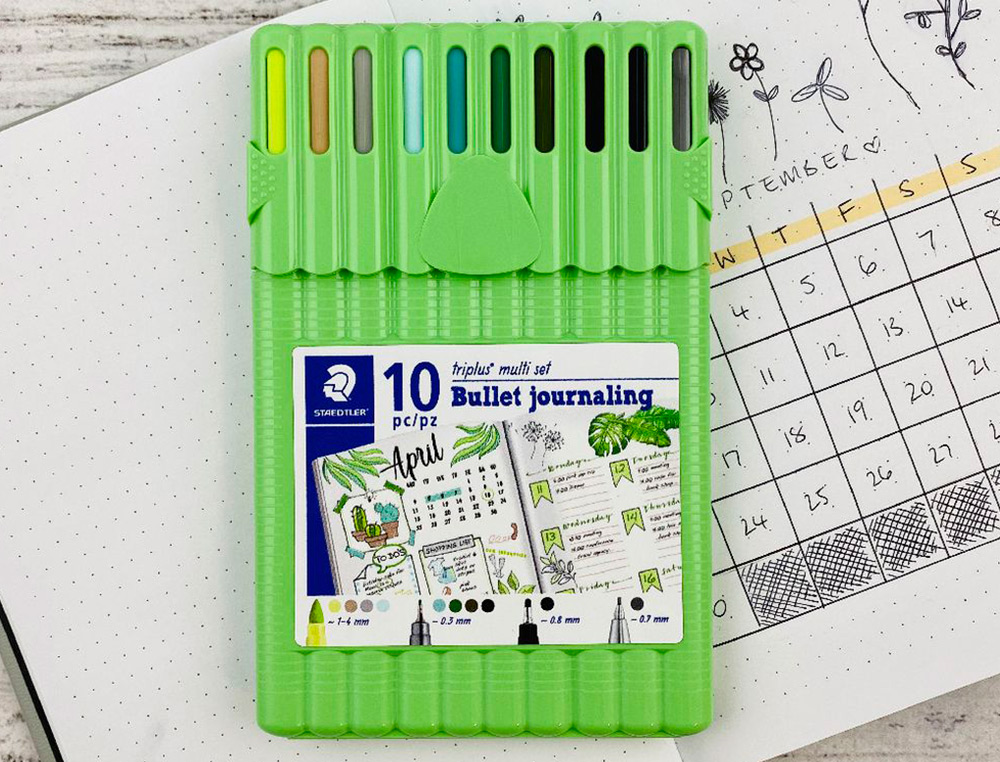 ETUI STAEDTLER TRIPLUS MULTI SET 10 UNITES 4 FEUTRES       FINELINER ASSORTIS 1          BROADLINER NOIR 4 SURLIGNEURS