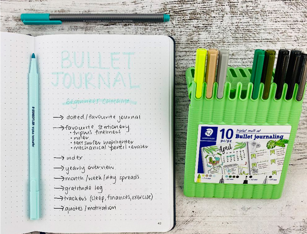 ETUI STAEDTLER TRIPLUS MULTI SET 10 UNITES 4 FEUTRES       FINELINER ASSORTIS 1          BROADLINER NOIR 4 SURLIGNEURS