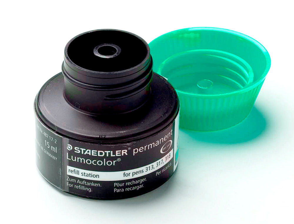 RECHARGE FEUTRE PERMANENT STAEDTLER LUMOCOLOR 487 17 POUR FEUTRES 313/314/317/318 FLACON 15ML COLORIS VERT
