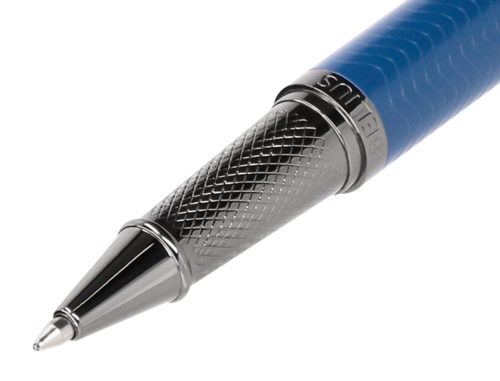 STYLO-BILLE BELIUS NEPTUNO ALUMINIUM TEXTURE ONDULEE ATTRIBUTS GUN ENCRE BLEUE COLORIS BLEU MARINE DANS COFFRET CADEAU