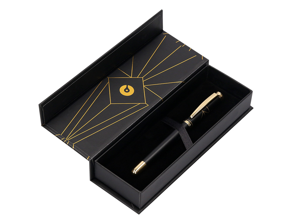 STYLO-PLUME BELIUS SOIREE ALUMINIUM DETAILS ET ATTRIBUTS OR ENCRE BLEUE COLORIS NOIR DANS COFFRET CADEAU