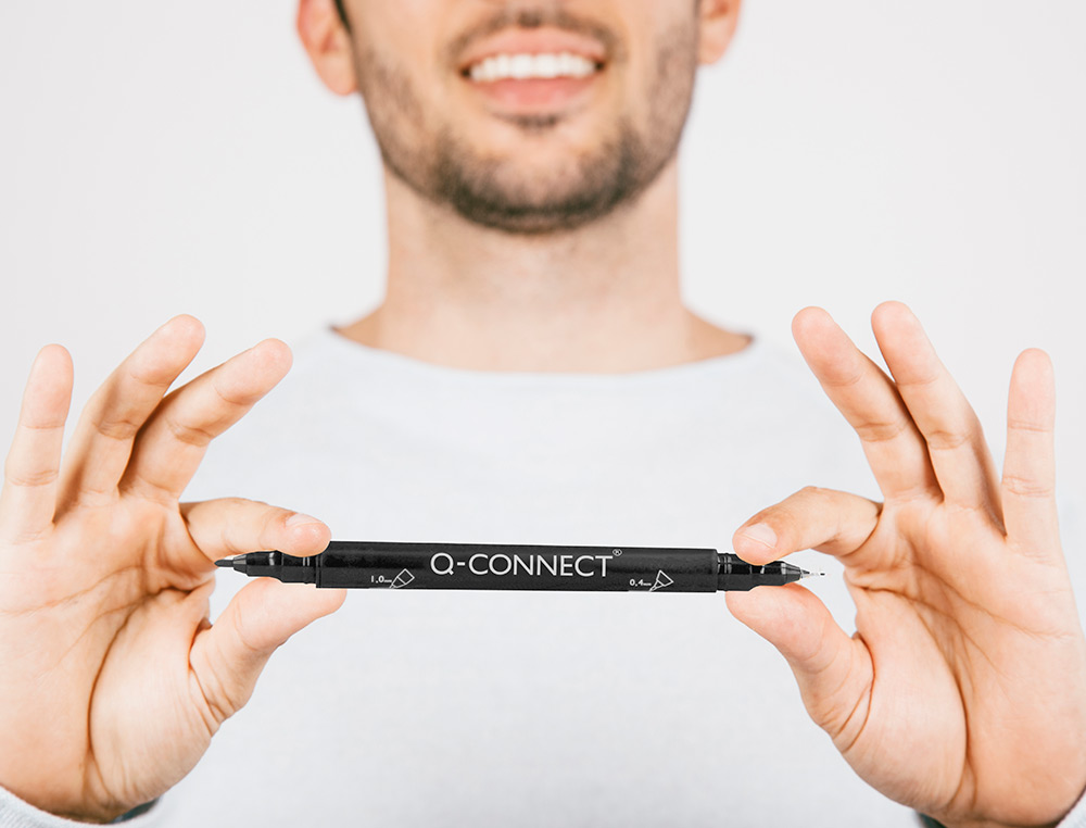 MARQUEUR PERMANENT Q-CONNECT POINTE DOUBLE 1MM ET 0,4 MM COLORIS NOIR