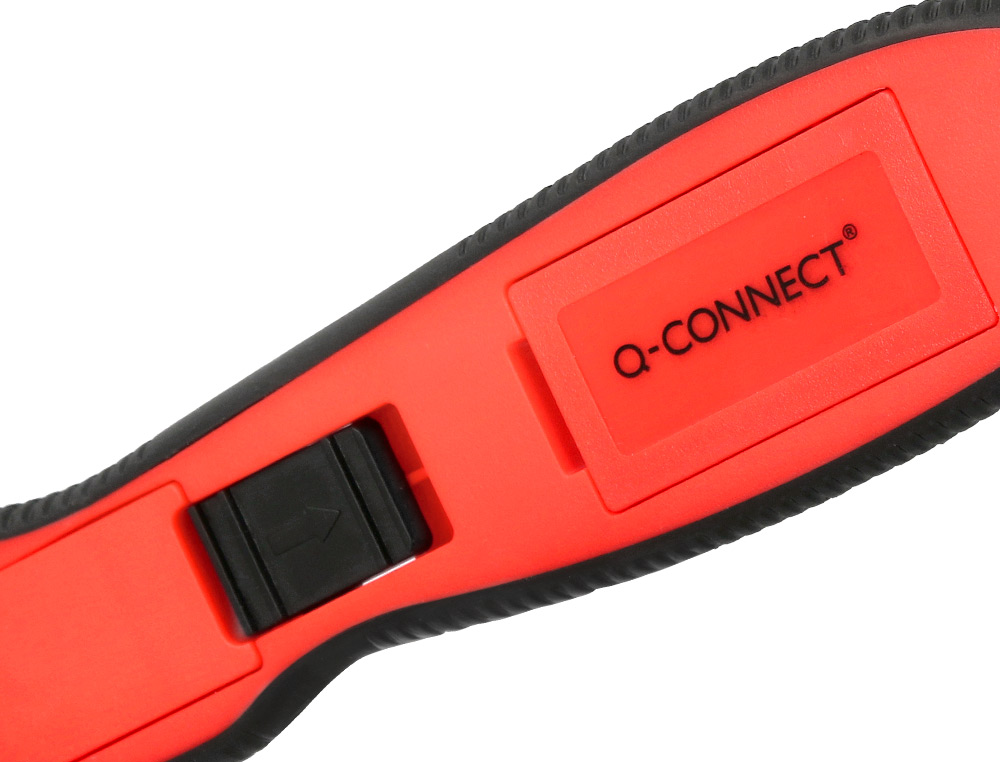 CUTTER DE SECURITE XD-G03 Q-CONNECT EN PLASTIQUE ET     GOMME AVEC ERGOT EN METAL LAMEFIXE PROTEGEE