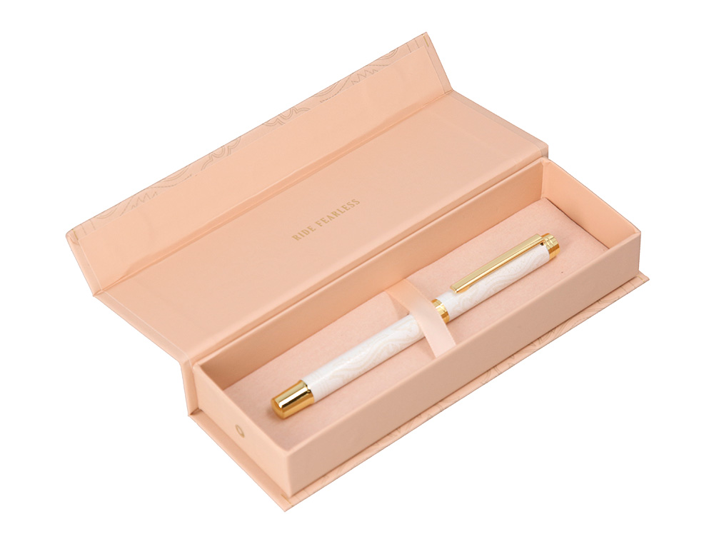 STYLO-BILLE BELIUS WILD WEST ALUMINIUM ENCRE NOIRE ATTRIBUTS DORES COLORIS CREME COFFRET DESIGN