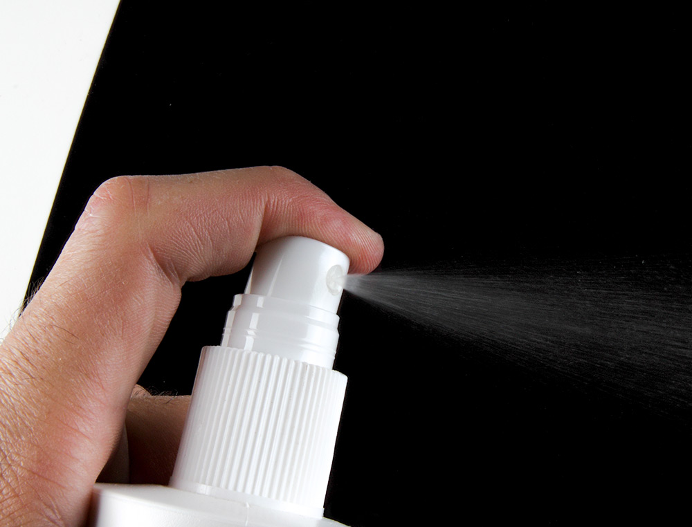 VAPORISATEUR Q-CONNECT MOUSSE NETTOYAGE TABLEAU BLANC NON INFLAMMABLE SANS ALCOOL AROSOL 250ML