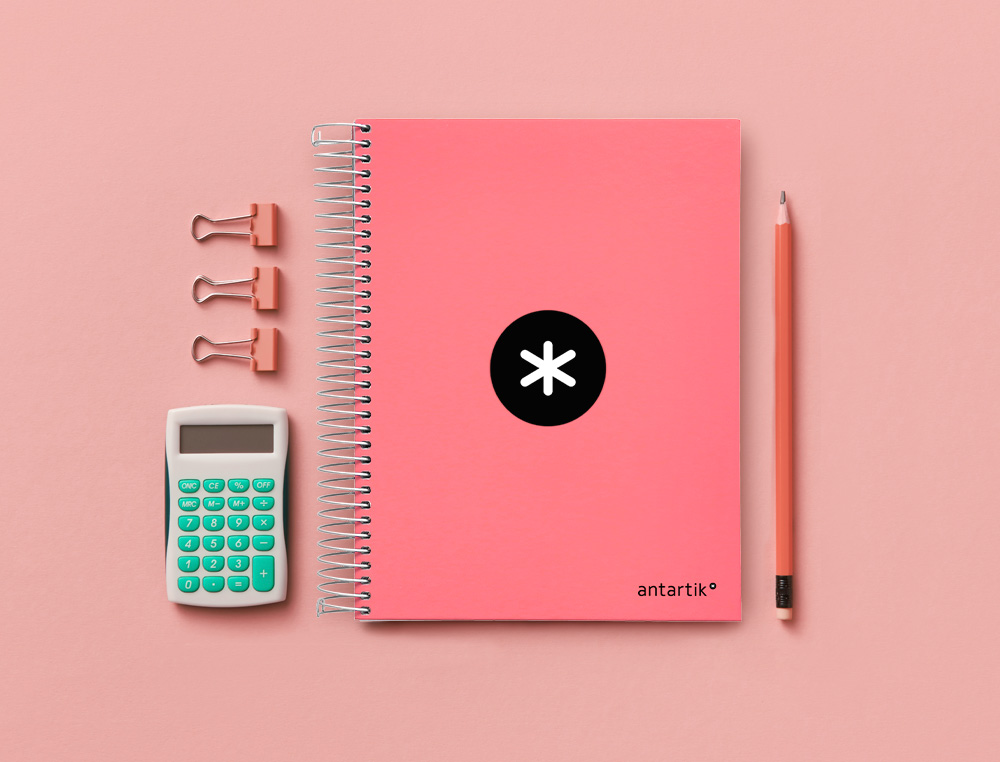 CAHIER SPIRALE ANTARTIK A5 240P 90G REMBORDE QUADRILLAGE 5MM MICROPERFORE 5 BANDES 6   TROUS COLORIS CORAIL