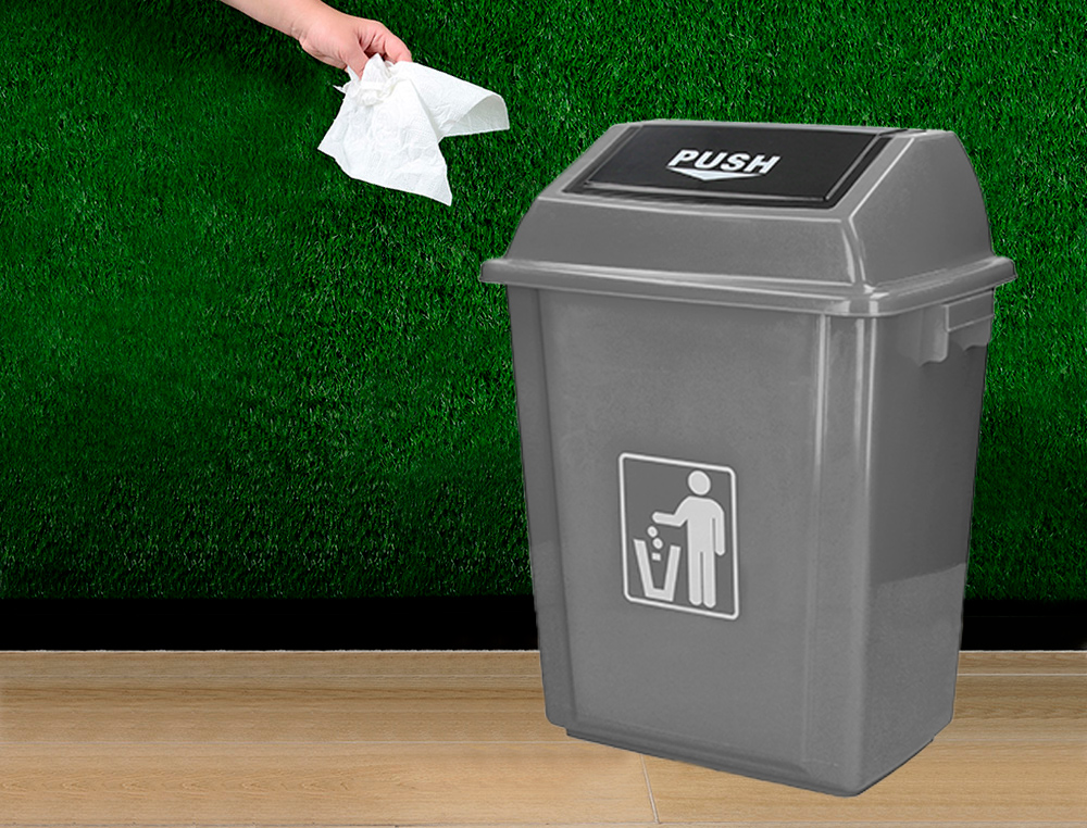 POUBELLE Q-CONNECT PLASTIQUE COUVERCLE BASCULANT OUVERTURE FACILE 2 POIGNES 40L 410X280X610MM COLORIS GRIS