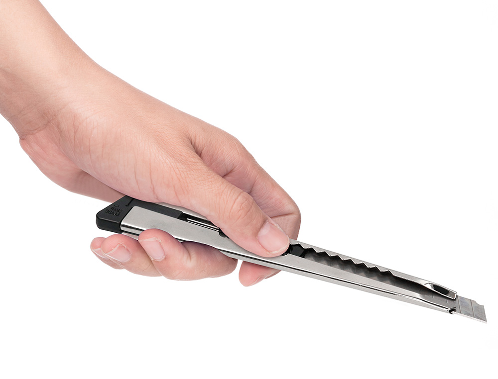 CUTTER Q-CONNECT METAL LAME ETROITE ETUI PP