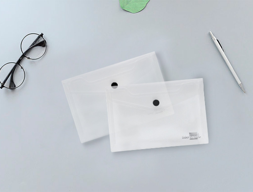 POCHETTE ENVELOPPE LIDERPAPEL POLYPROPYLNE 180 MICRONS A7 105X74MM 50F FERMETURE BOUTON RSISTANT TRANSPARENT
