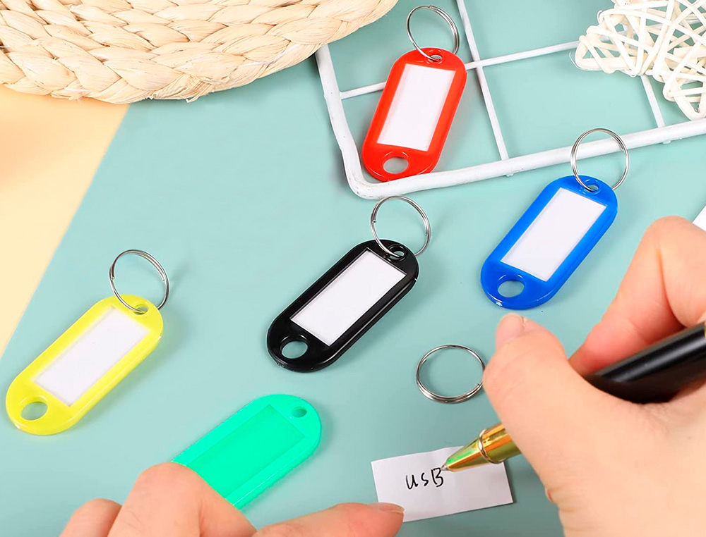 PORTE-CLS Q-CONNECT PORTE-TIQUETTE PLASTIQUE 50X22MM COLORIS NOIR PRSENTOIR 100 UNITS