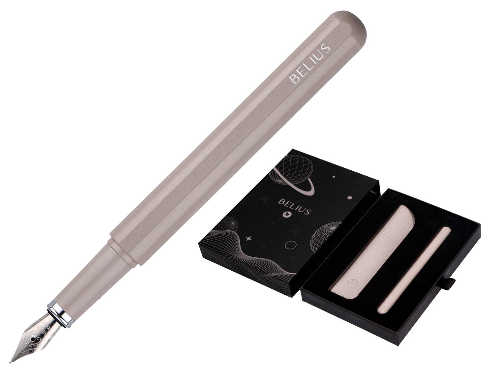 STYLO-PLUME ET ETUI EN SIMILI CUIR BELIUS SPACE B MONOCHROME SANS AGRAFE ENCRE BLEUE COLORIS GRIS DANS COFFRET CADEAU